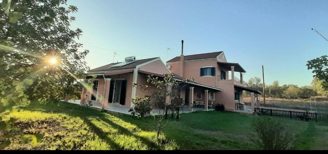 Lonelia's Family Homes