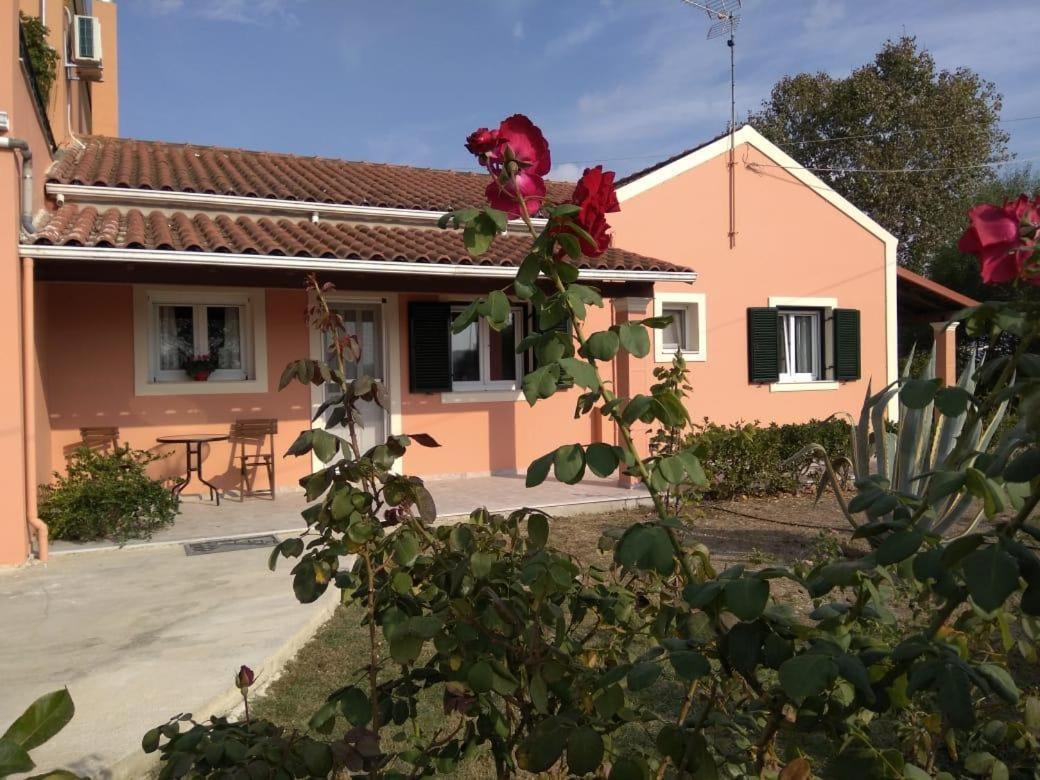 Lonelia's Family Homes *