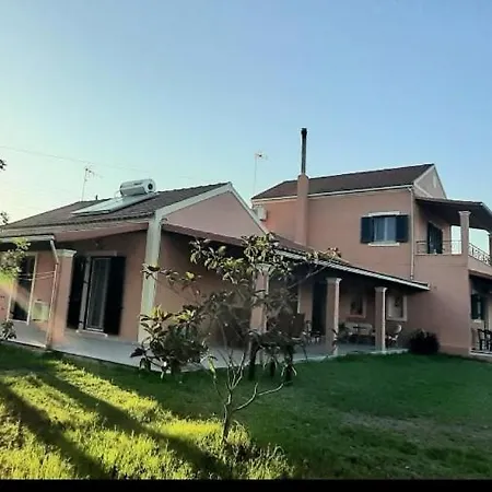 Lonelia'S Family Homes Lefkimmi  Exterior photo